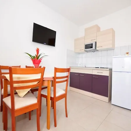 Zora Apartment