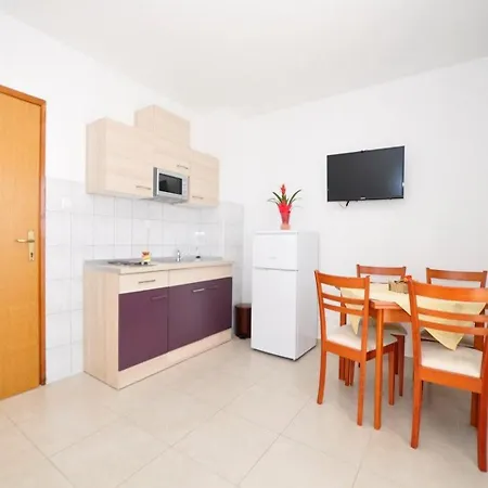 Zora Apartment