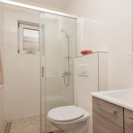 Apartment Zora Tucepi
